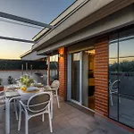 The Sunwall Loft Daire
